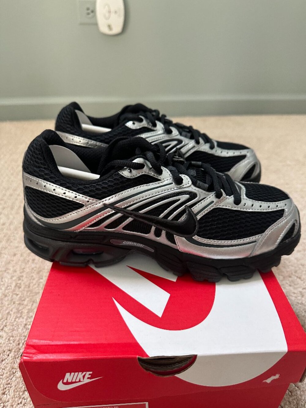 Nike Air Max Moto 2K Women’s 8.5 Black Metallic Silver